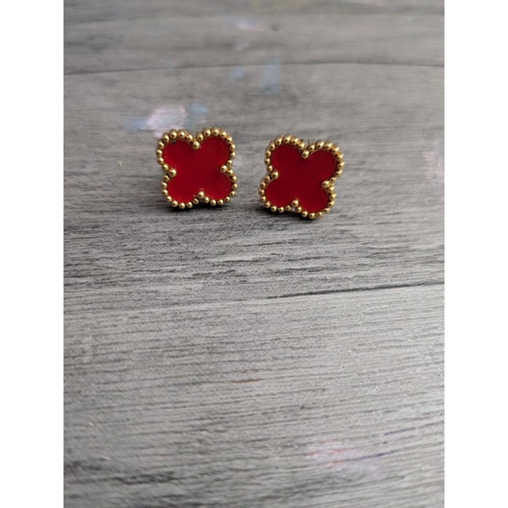 Red Clover Stud Earrings Gold Tone Quatrefoil Flower Post Backs Jewelry